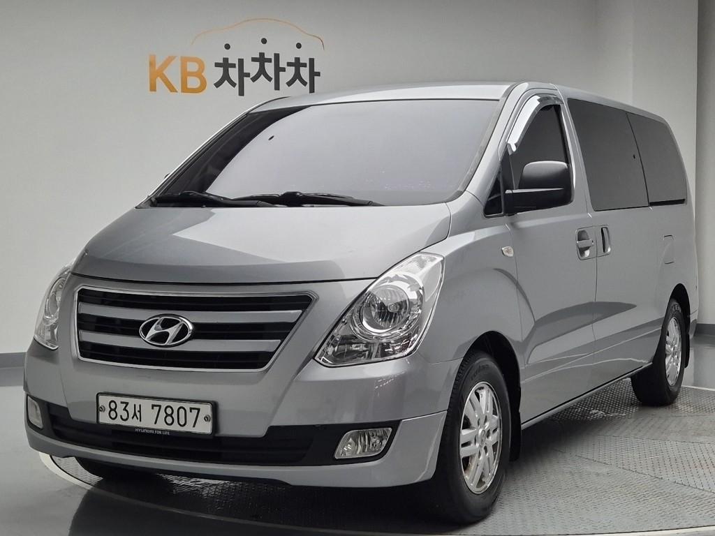 2017 HYUNDAI GRAND STAREX 
