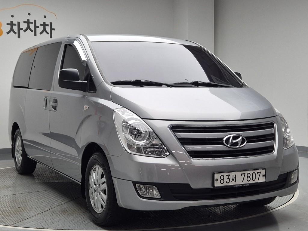 2017 HYUNDAI GRAND STAREX 