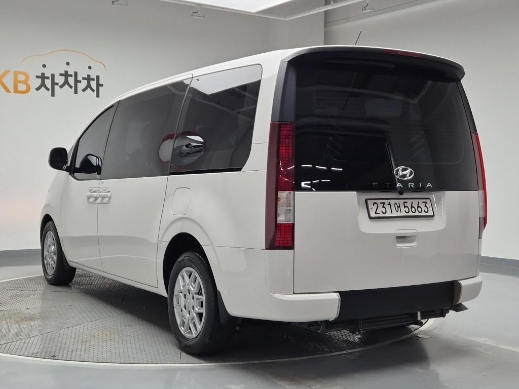 2022 HYUNDAI STARIA 