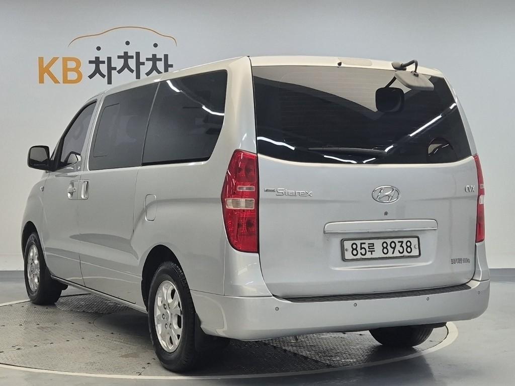 2010 HYUNDAI GRAND STAREX 