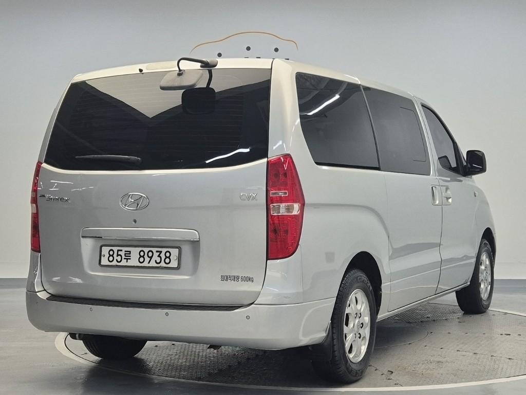 2010 HYUNDAI GRAND STAREX 