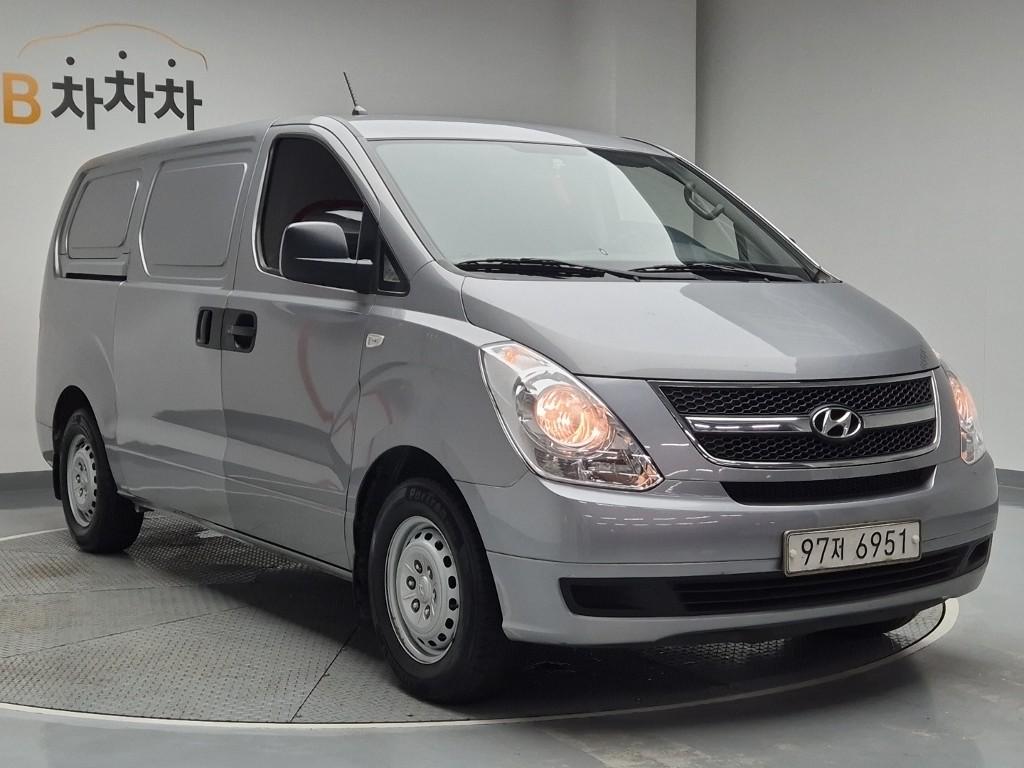 2011 HYUNDAI GRAND STAREX 