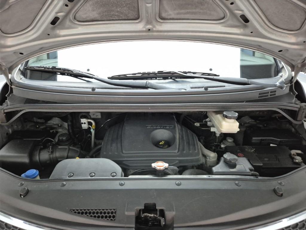 2011 HYUNDAI GRAND STAREX 