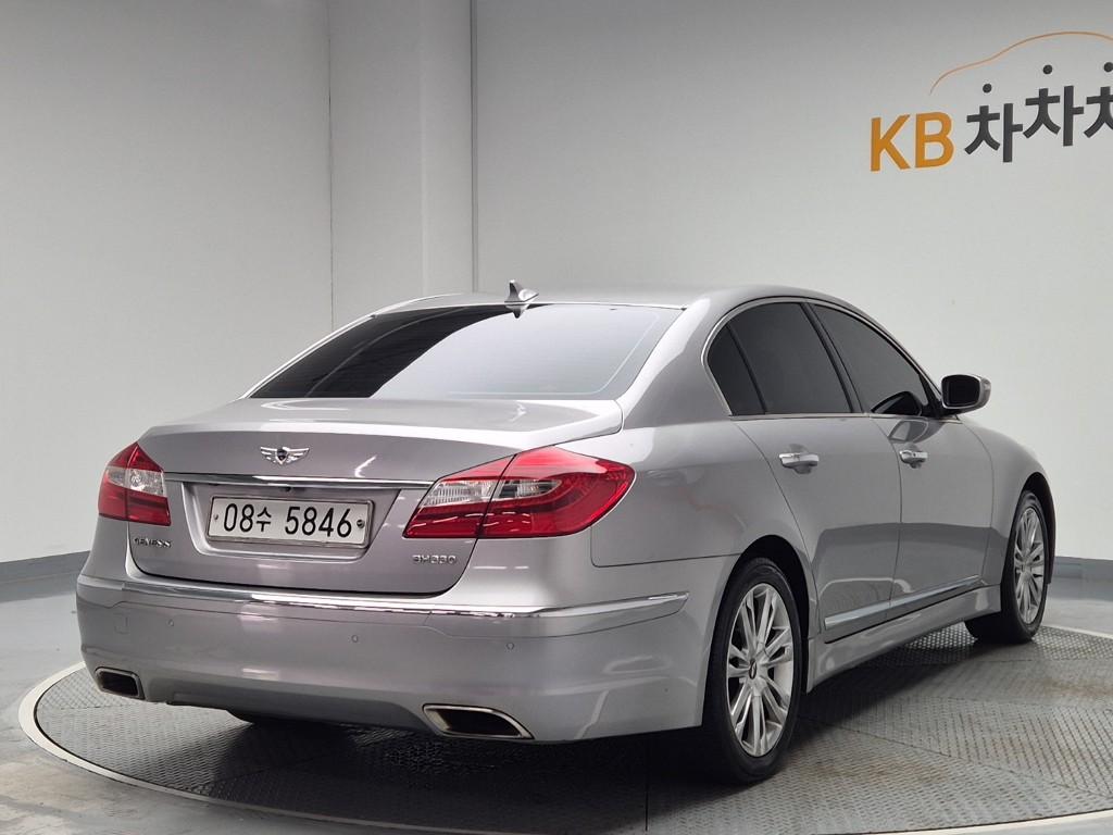 2012 HYUNDAI GENESIS 