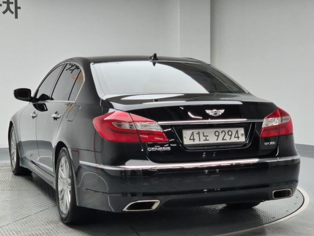 2012 HYUNDAI GENESIS 