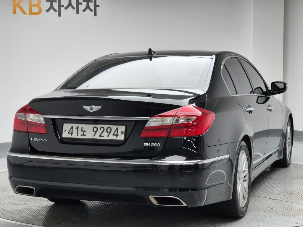 2012 HYUNDAI GENESIS 