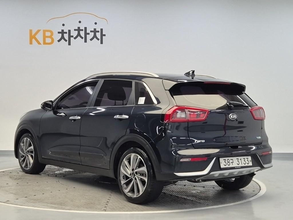 2017 KIA NIRO 