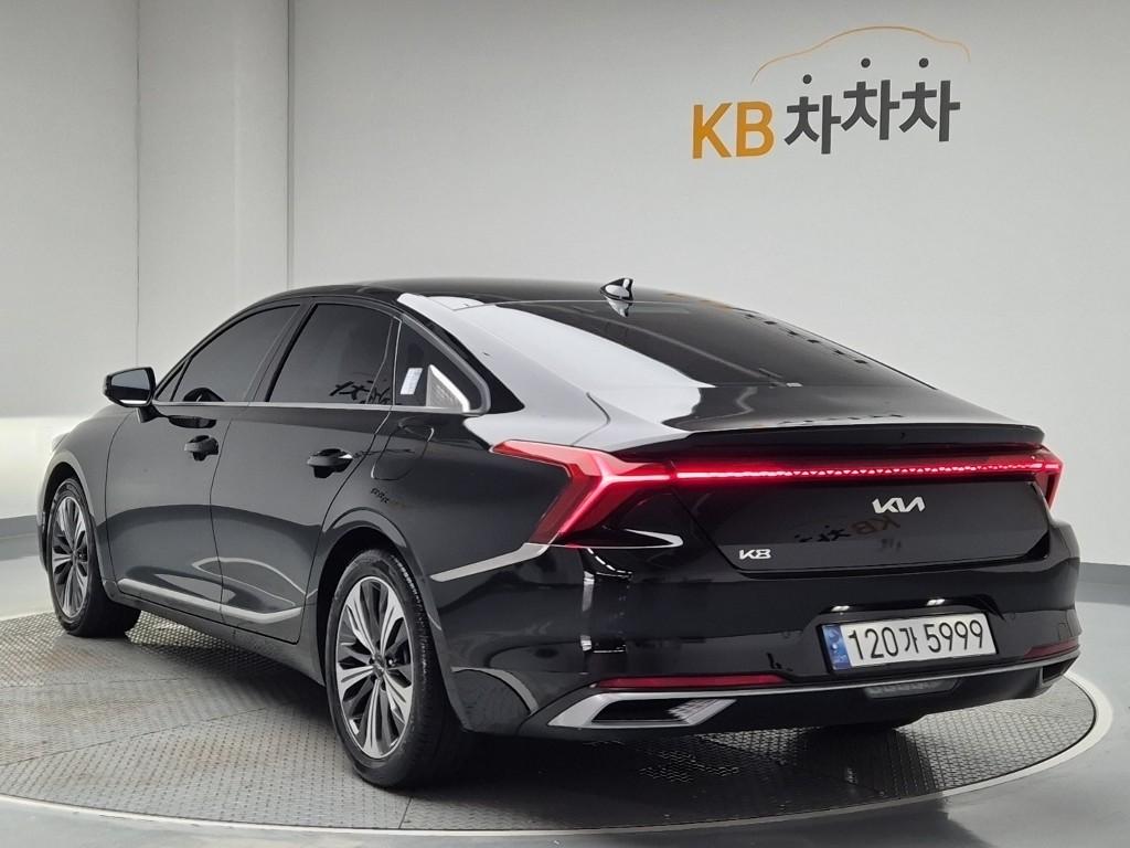 2022 KIA K8 