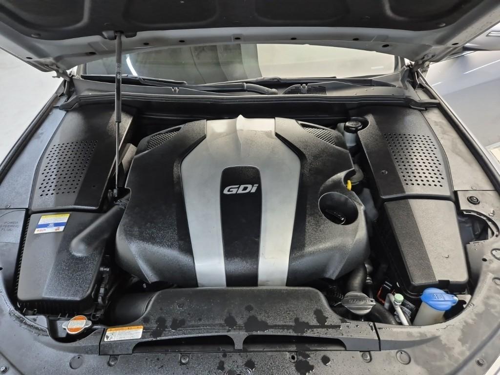 2012 HYUNDAI GENESIS 