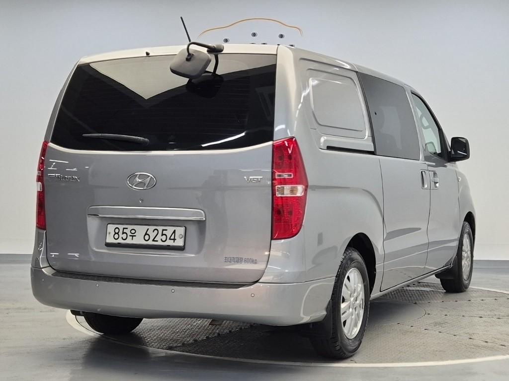 2019 HYUNDAI THE NEW GRAND STAREX 