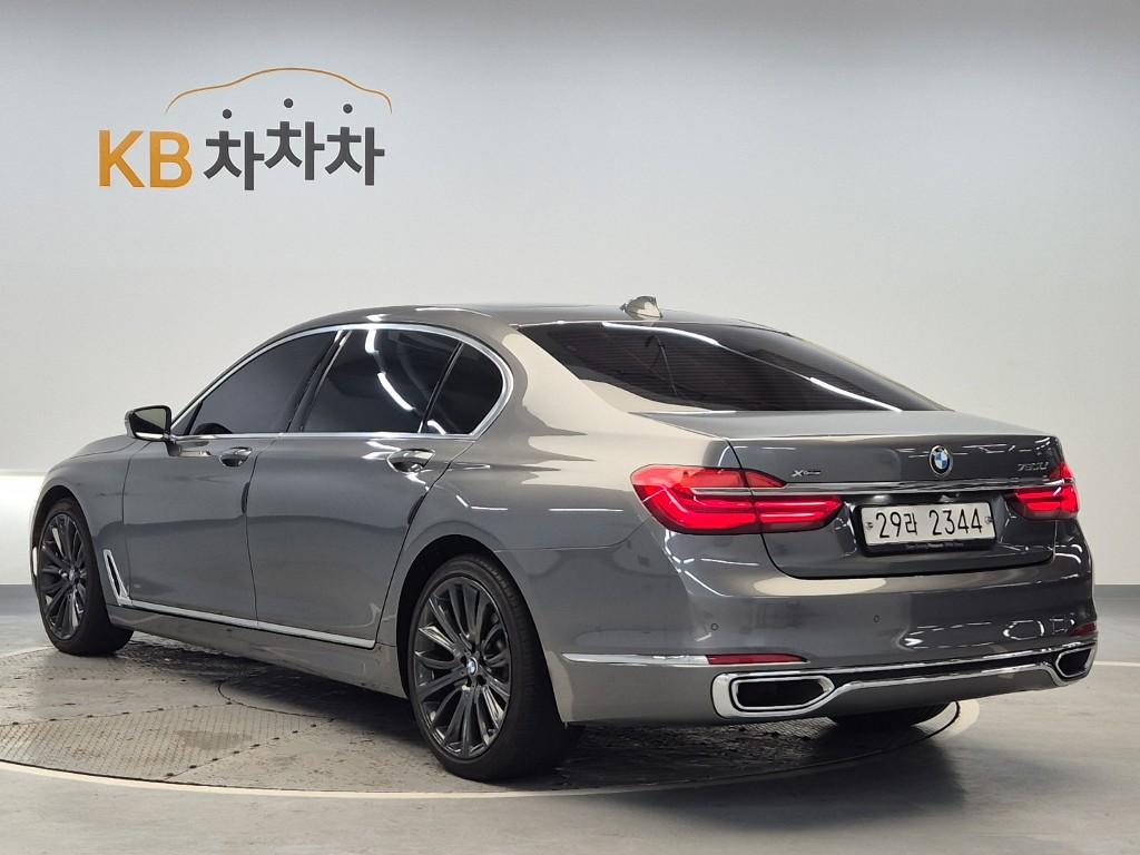 2017 BMW 7 SERIES (6Gen) 