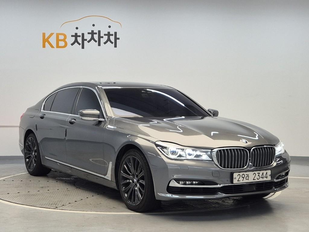 2017 BMW 7 SERIES (6Gen) 