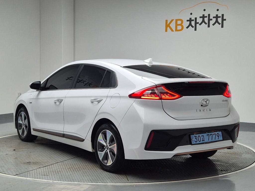 2017 HYUNDAI IONIQ Electric 