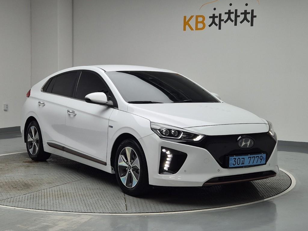 2017 HYUNDAI IONIQ Electric 
