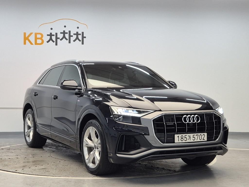2021 AUDI Q8 