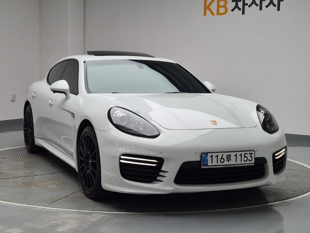 2014 PORSCHE PANAMERA 