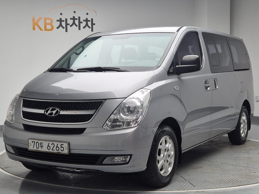 2011 HYUNDAI GRAND STAREX 