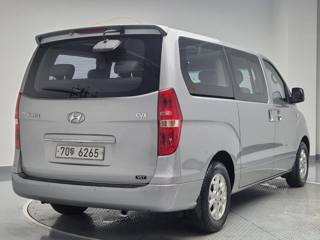 2011 HYUNDAI GRAND STAREX 