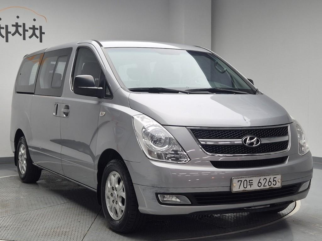 2011 HYUNDAI GRAND STAREX 