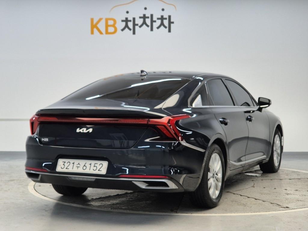 2022 KIA K8 