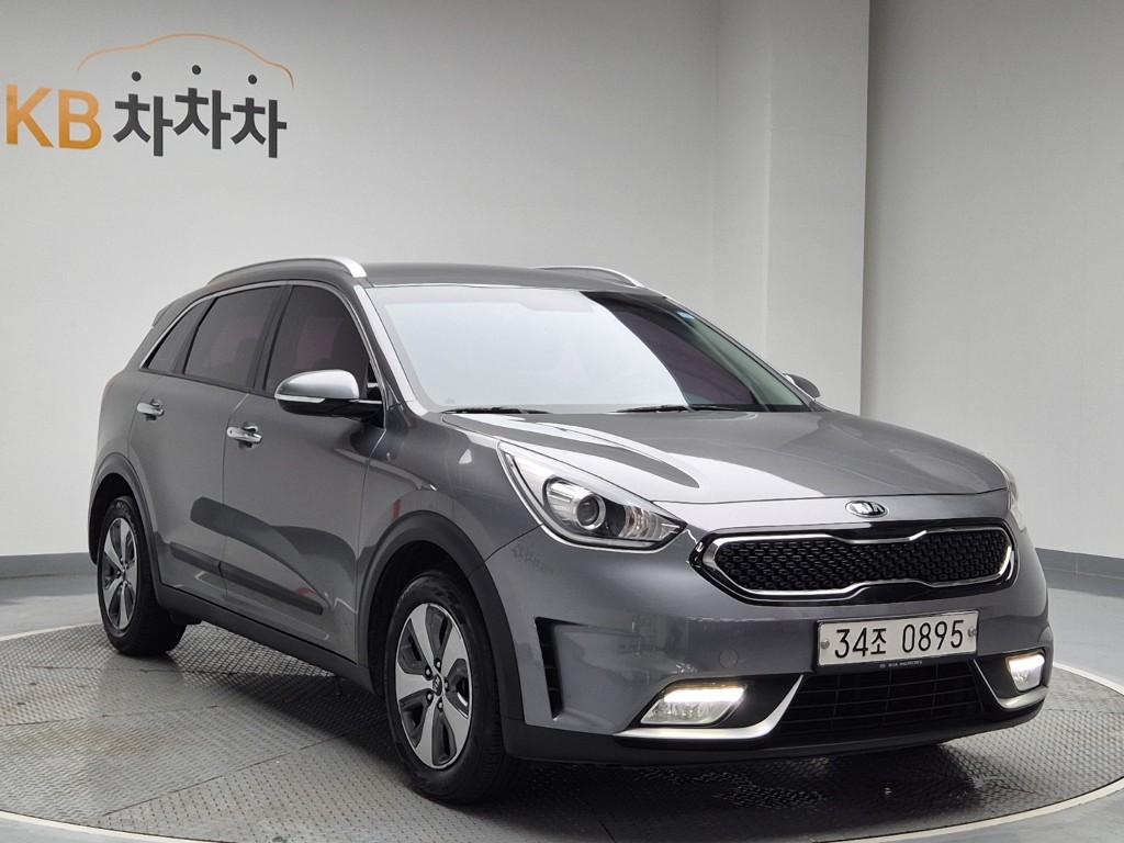2017 KIA NIRO 