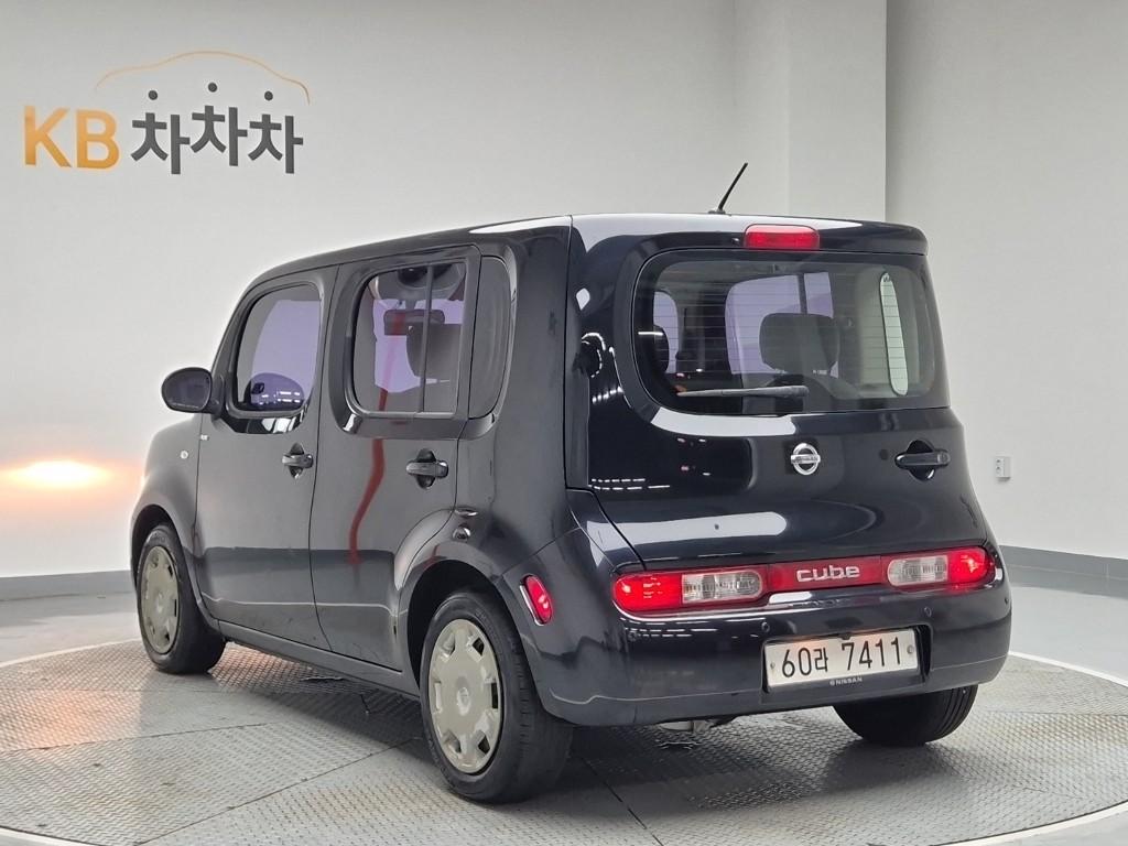 2011 NISSAN CUBE 