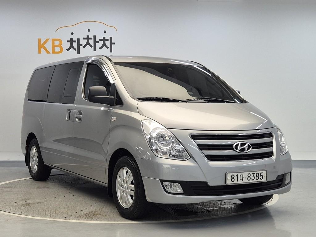 2017 HYUNDAI GRAND STAREX 