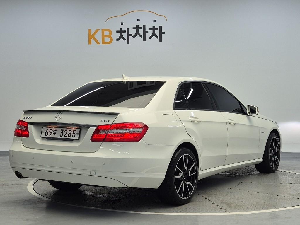 2011 BENZ E CLASS (4Gen) 