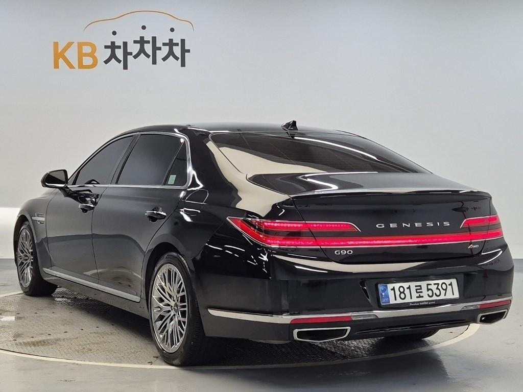 2021 GENESIS G90 