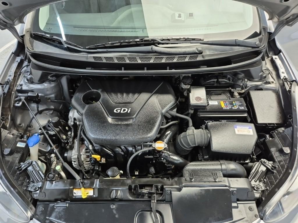 2011 HYUNDAI AVANTE MD 