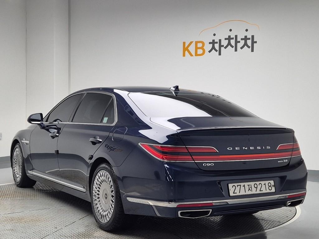 2020 GENESIS G90 