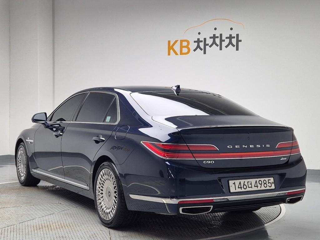 2021 GENESIS G90 