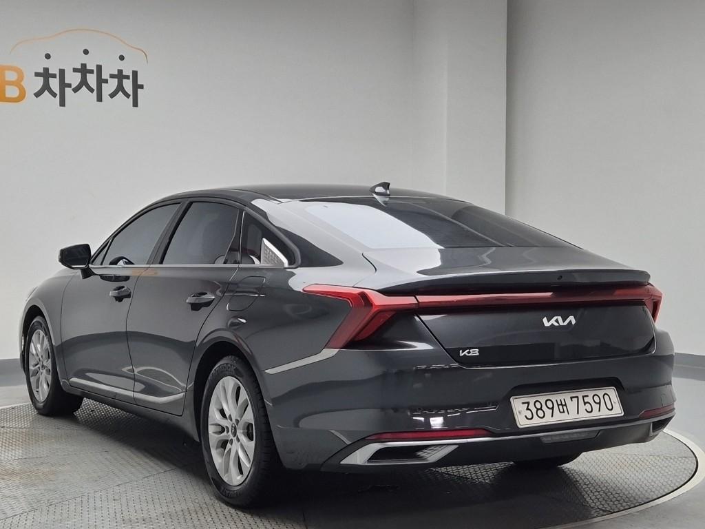2022 KIA K8 
