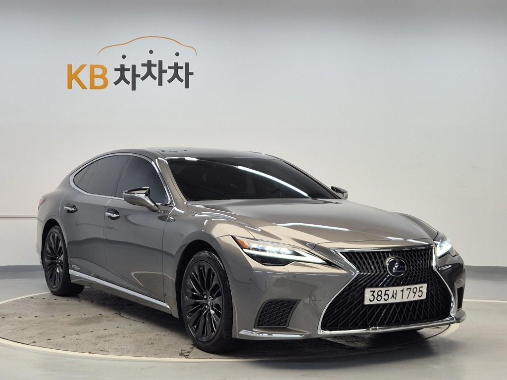 2022 LEXUS LS 