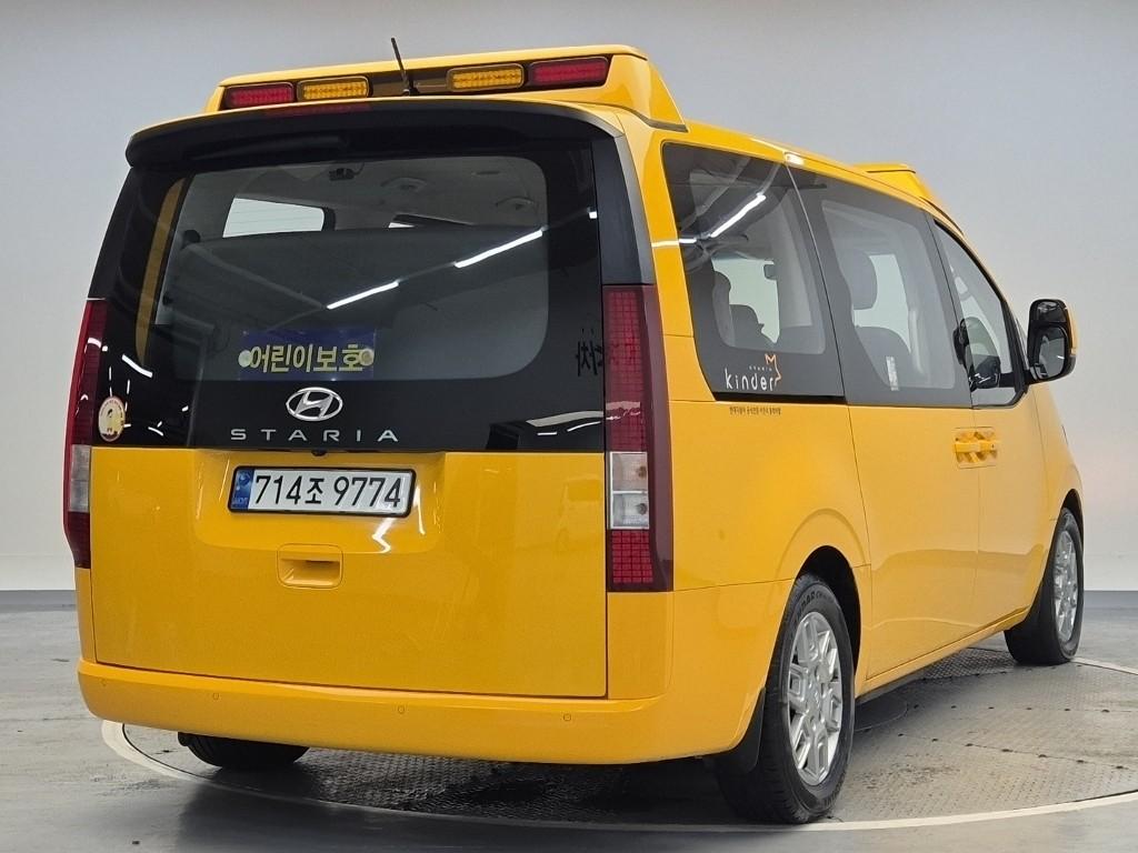 2023 HYUNDAI STARIA 