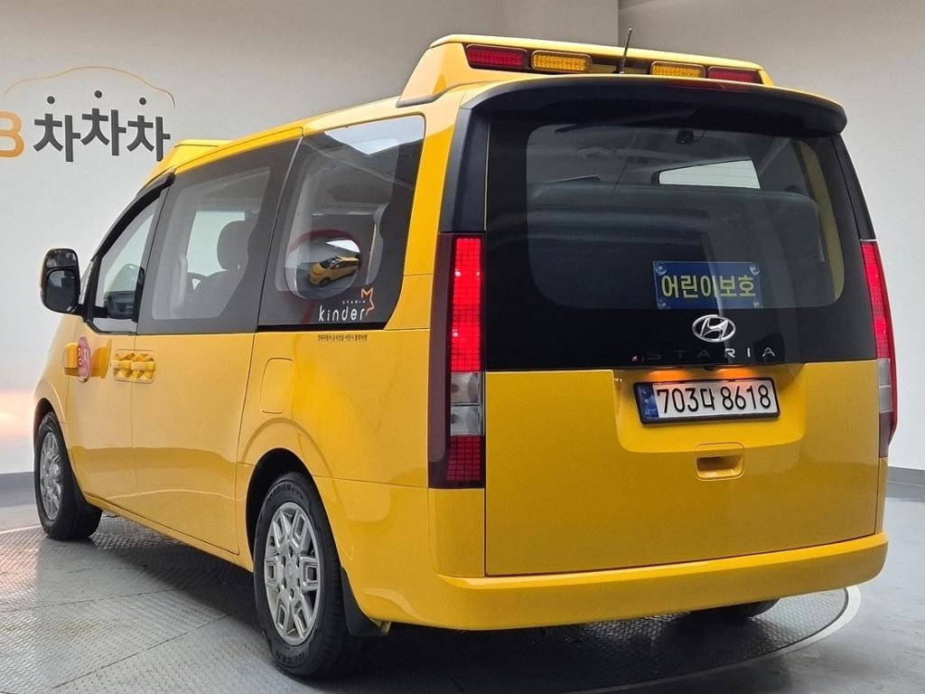 2023 HYUNDAI STARIA 