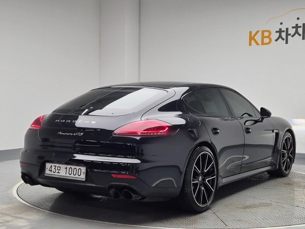 2016 PORSCHE PANAMERA 