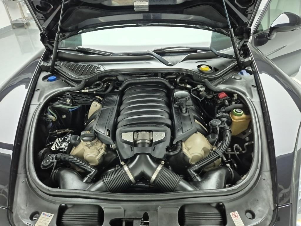 2016 PORSCHE PANAMERA 