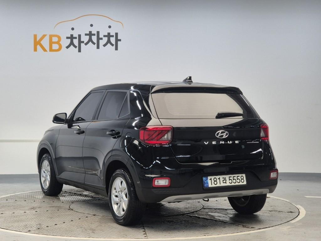 2022 HYUNDAI VENUE 
