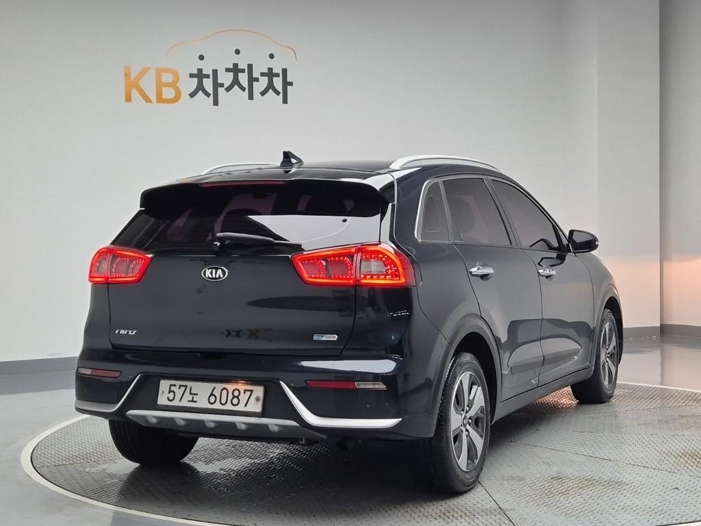 2017 KIA NIRO 