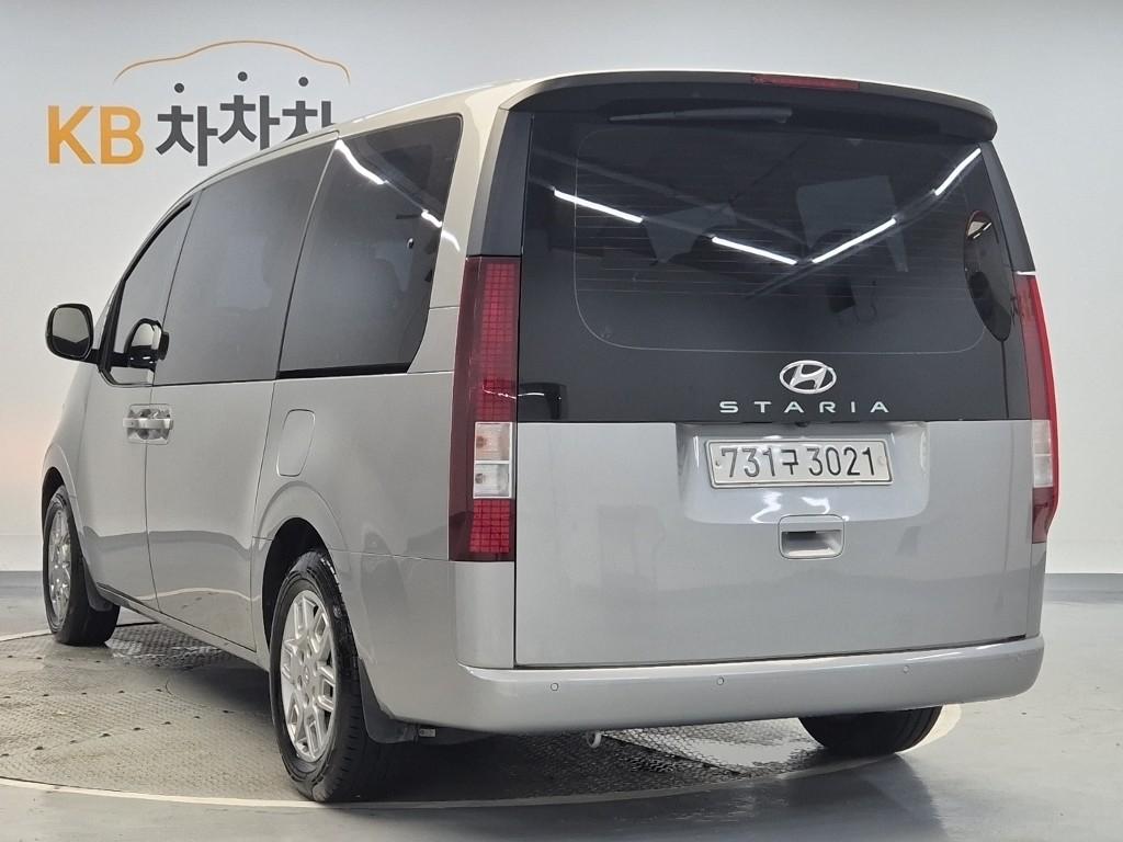 2022 HYUNDAI STARIA 