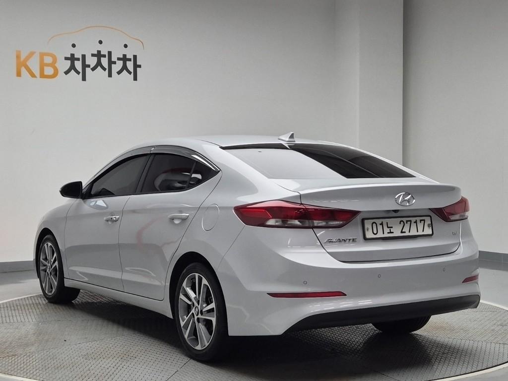 2018 HYUNDAI AVANTE AD 