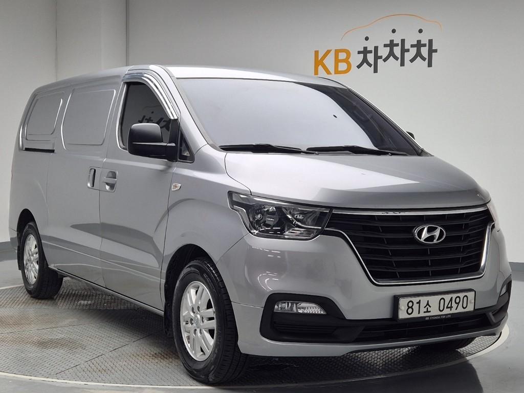 2018 HYUNDAI THE NEW GRAND STAREX 