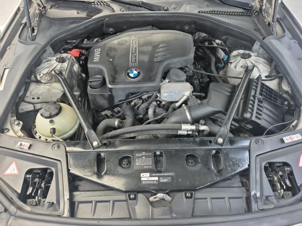 2012 BMW 5 SERIES (6Gen) 