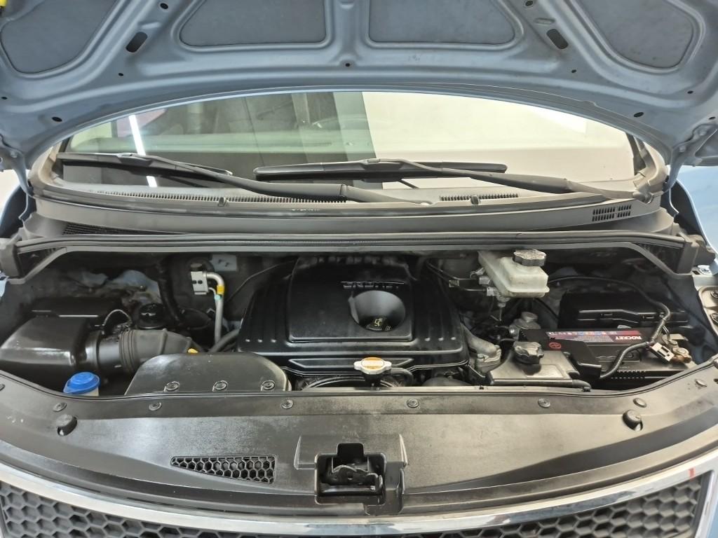 2012 HYUNDAI GRAND STAREX 