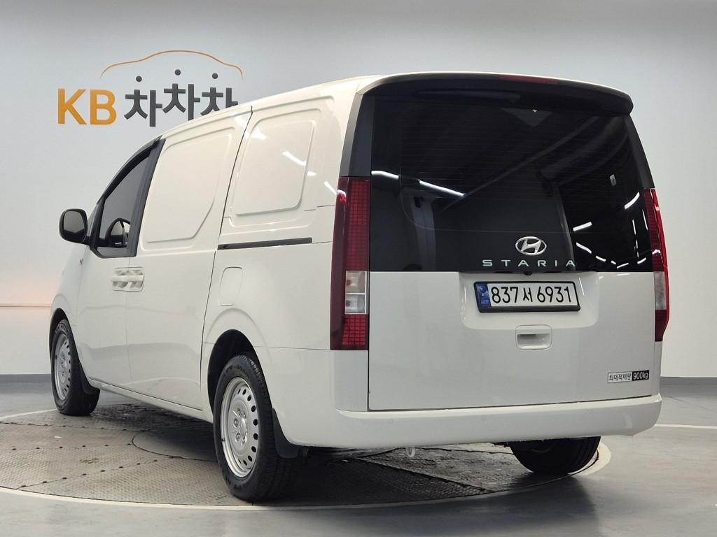 2023 HYUNDAI STARIA 