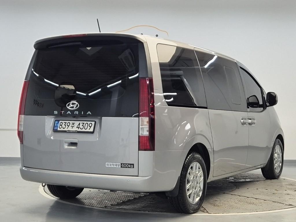 2023 HYUNDAI STARIA 