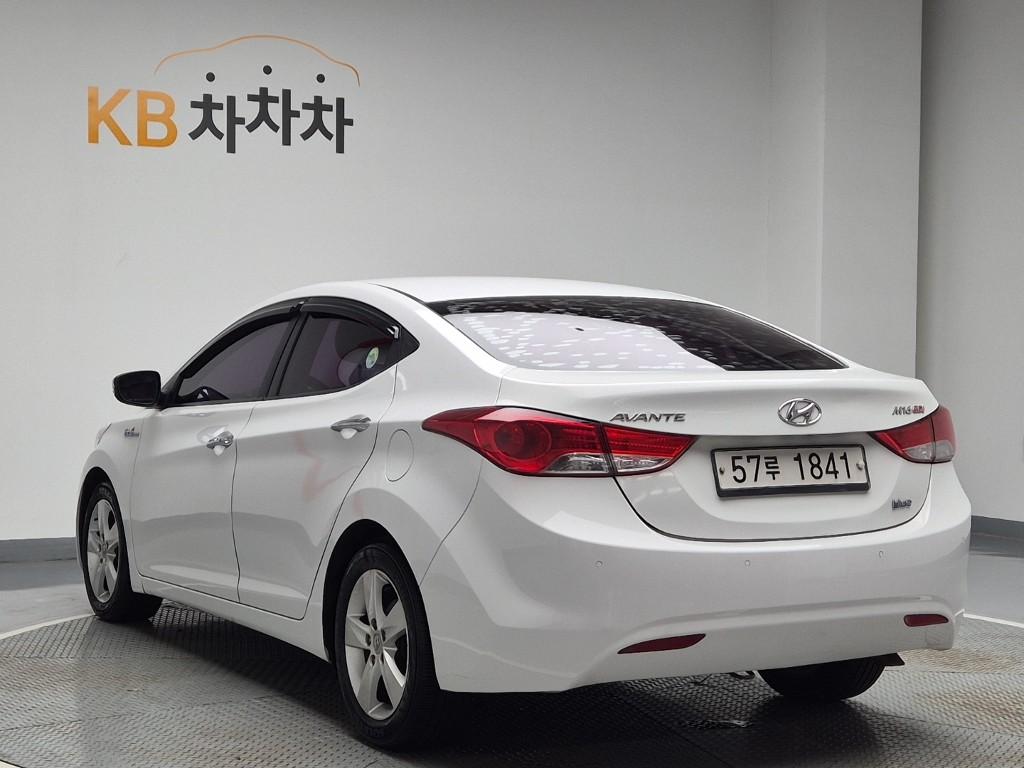 2012 HYUNDAI AVANTE MD 
