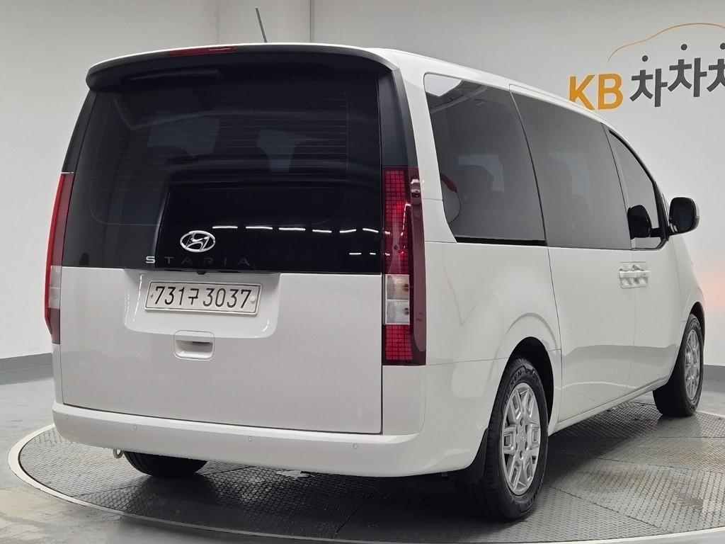 2022 HYUNDAI STARIA 