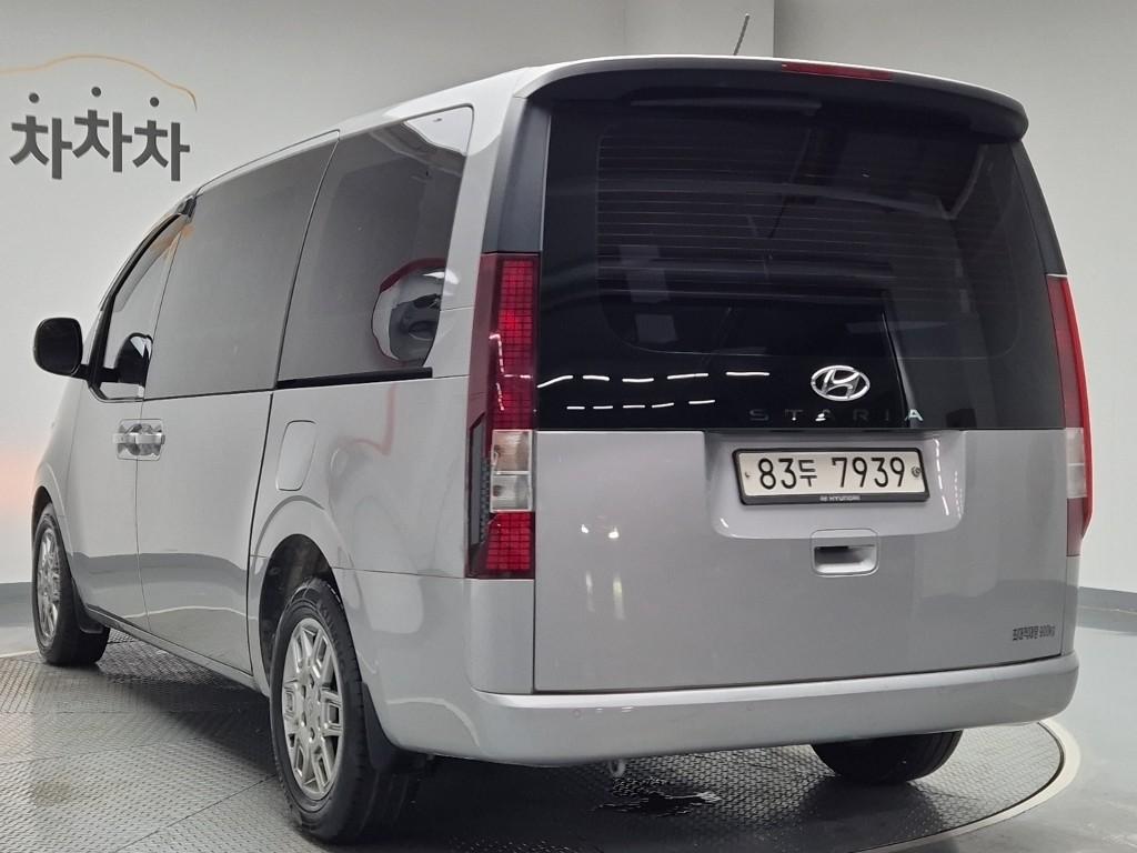 2022 HYUNDAI STARIA 